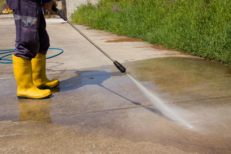 2 Essential Safety Gear to Use With High Pressure Washers in South Carolina